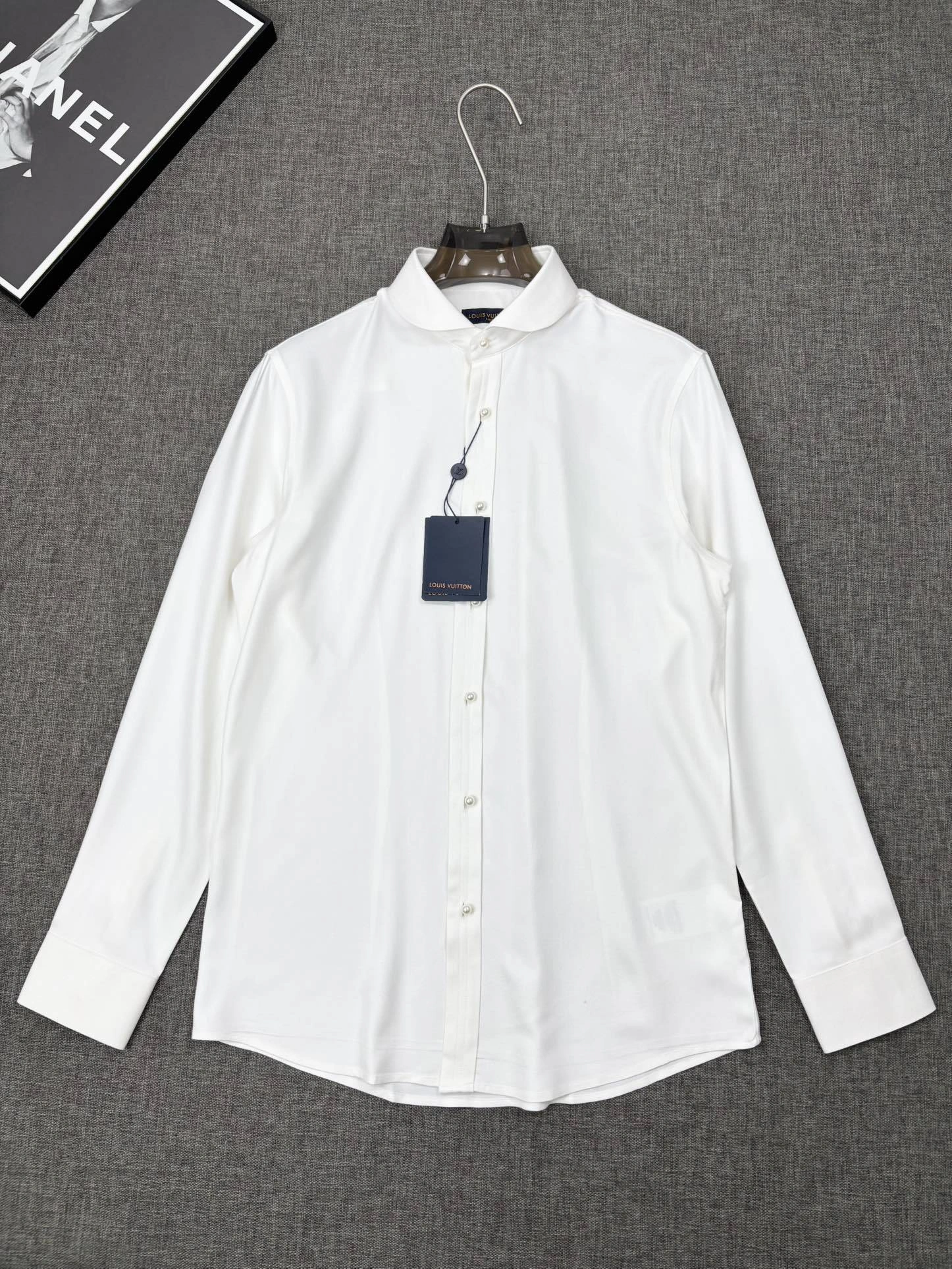 wg.luxury- 8V item:E-F409F1526